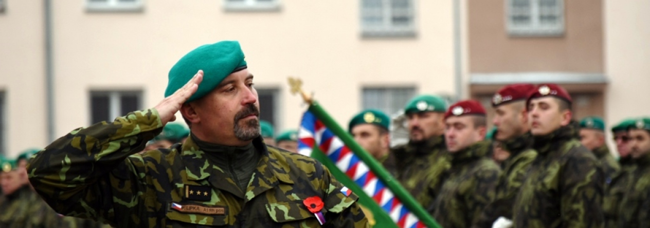 Velitek 7. mechanizované brigády plukovník  Pavel Lipka